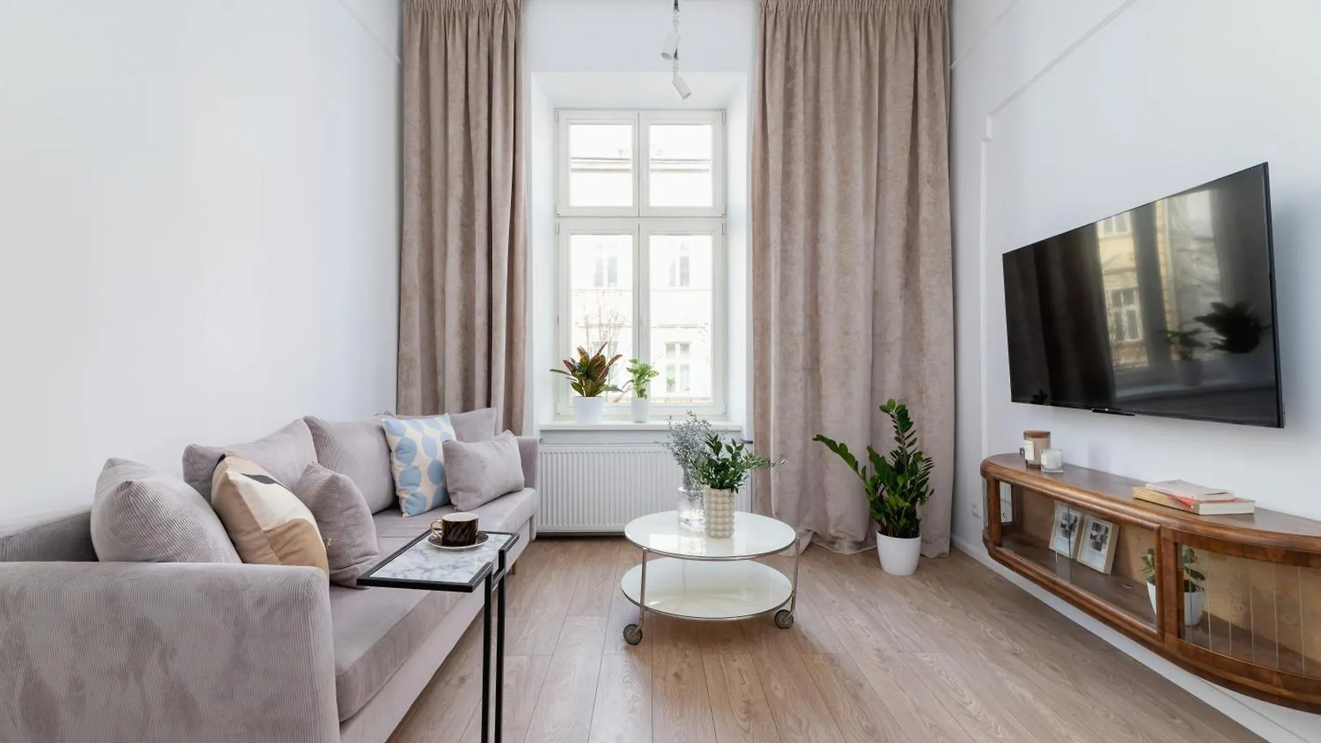 One Bedroom Apartment - Dietla 68 Street Krakow